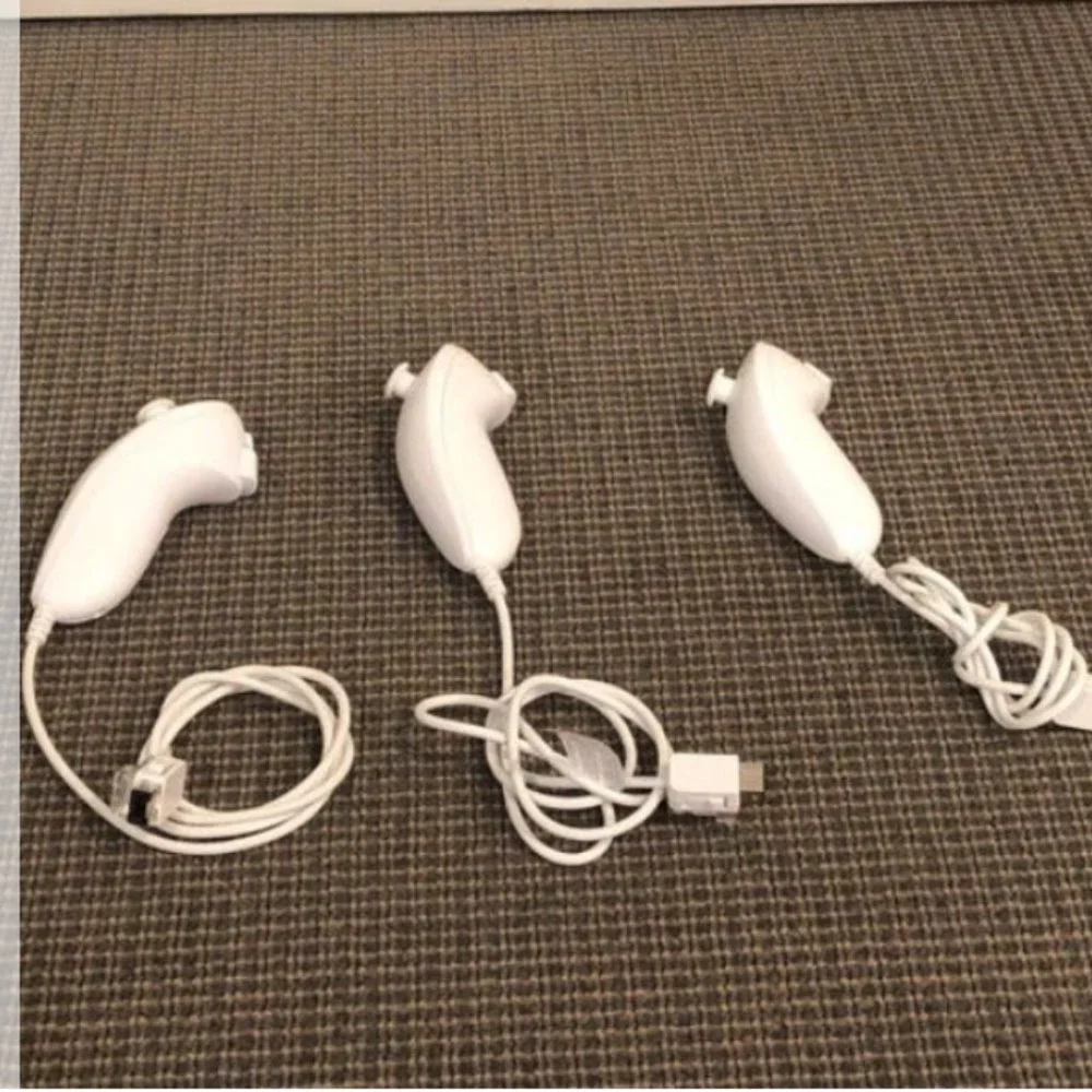 NINTENDO WII NUNCHUCKS - SET OF 3